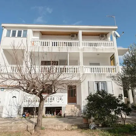 Jugo B5 Apartamento *