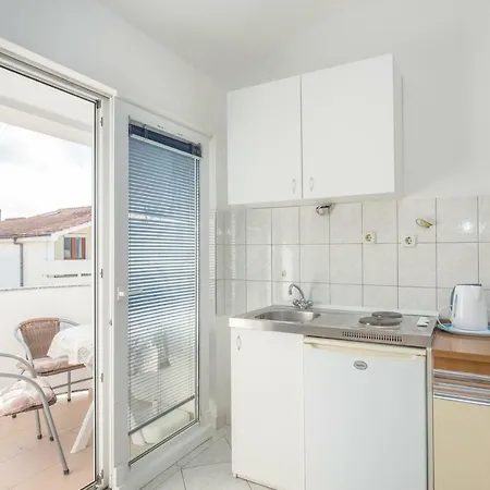 Jugo B5 Apartamento *