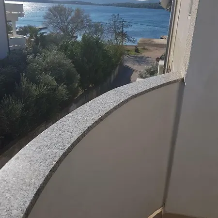 Jugo B5 * Zadar